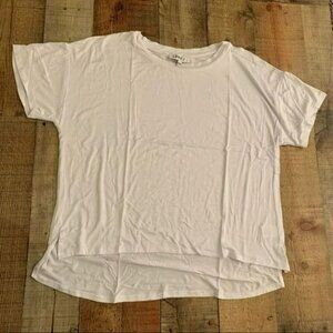 Love J basic high low soft white short sleeve crew neck tee size large